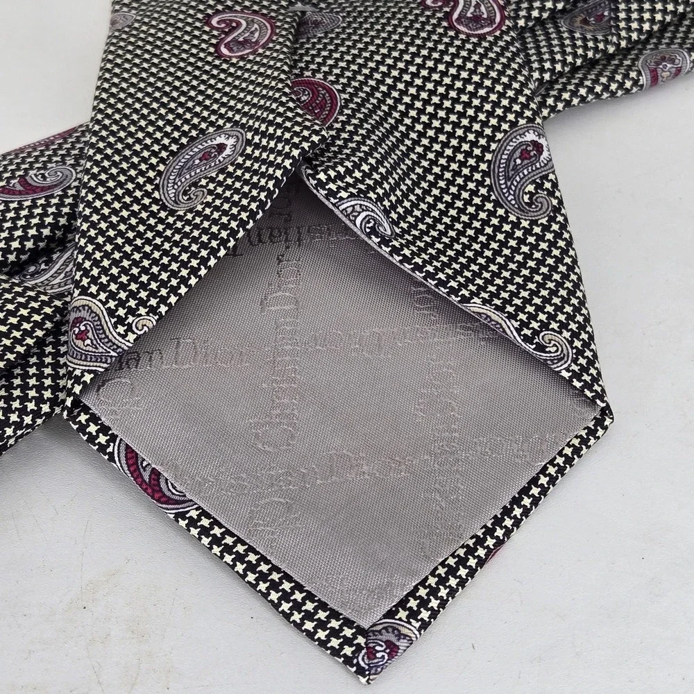Christian Dior Beautiful All Silk Paisley Neck Tie Gray Purple Pink‎ Woven Italy